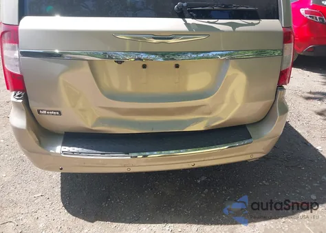 2014 Chrysler Town & Country Touring-L z USA, uszkodzony, nr VIN 2C4RC1CG1ER107844